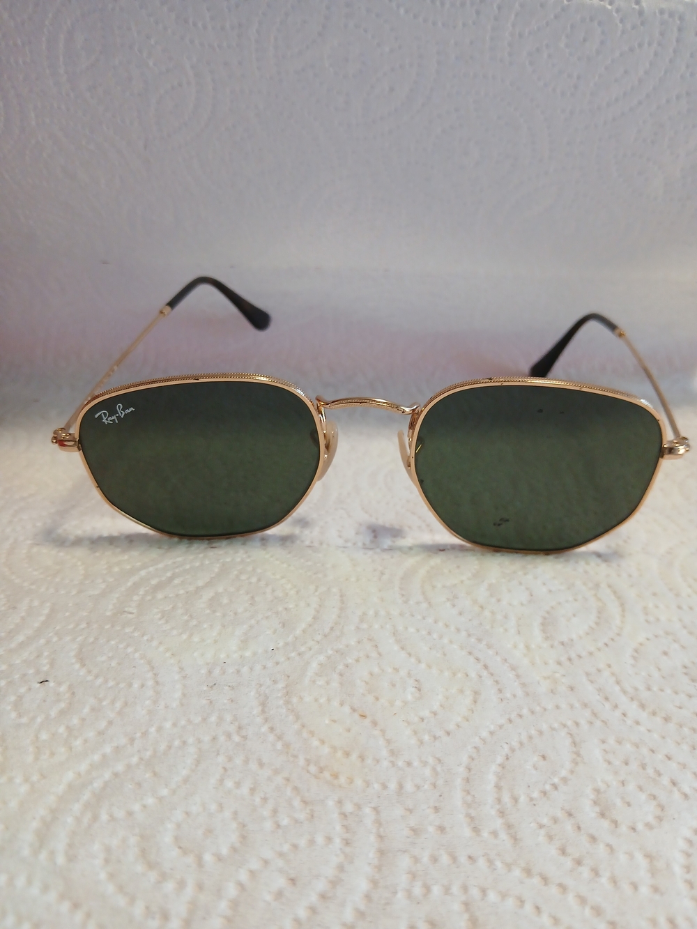 Ray-Ban Men’s Gold Frame Sunglasses with Green Lenses